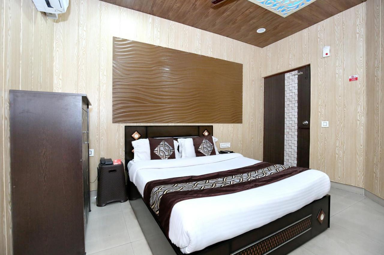 Oyo 8105 Royale Guest House Ludhiana Exterior photo